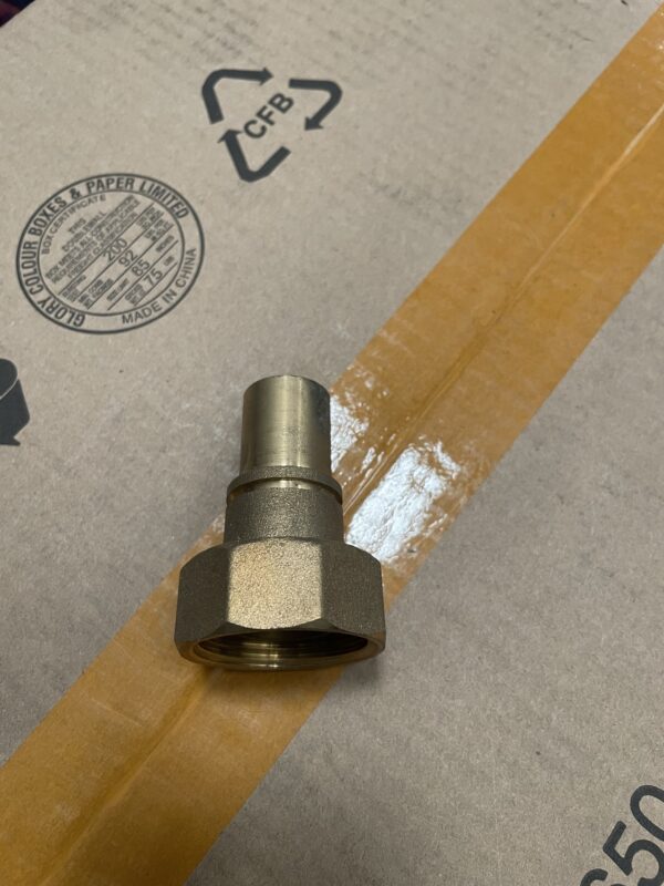 1”. X. 22mm female x male gas meter union